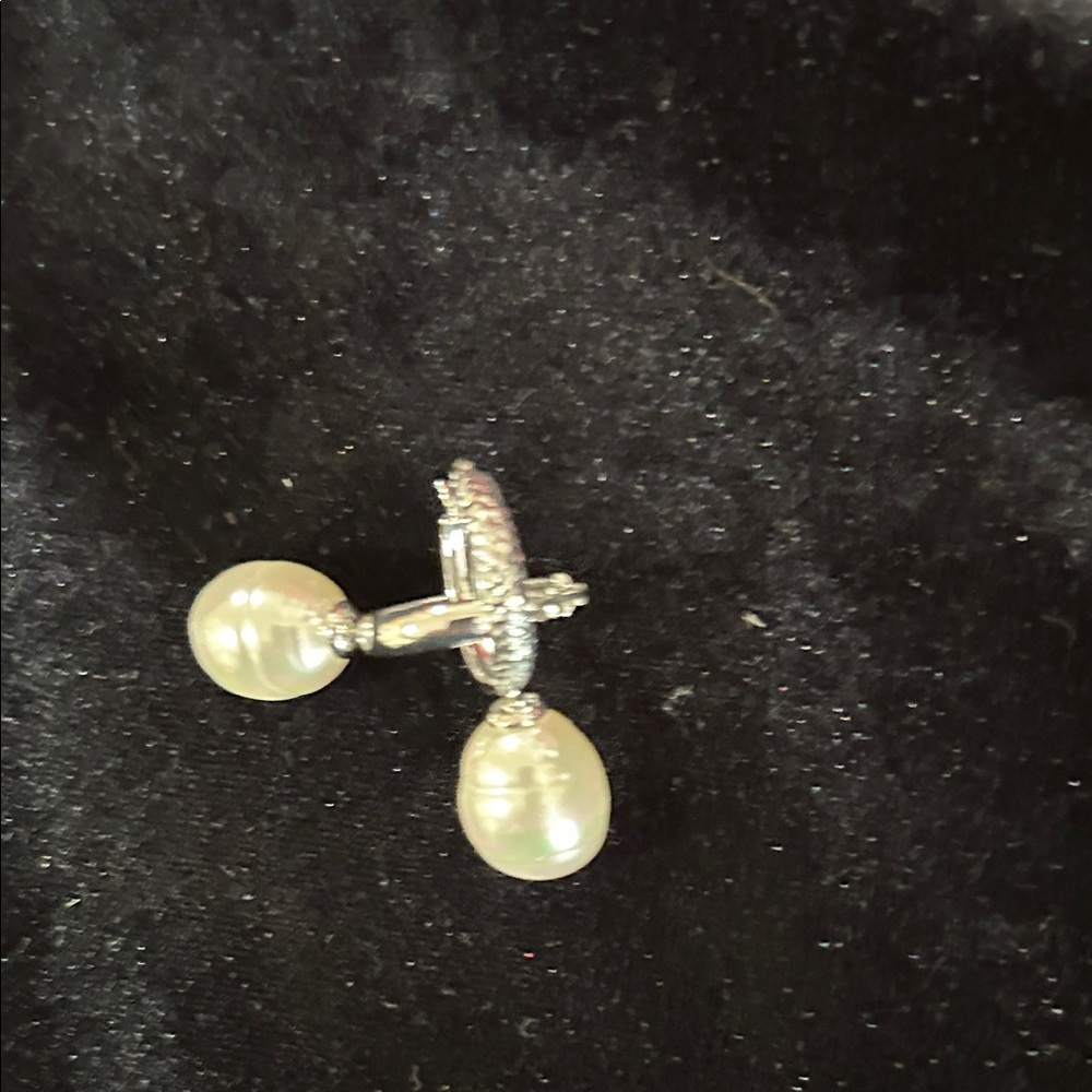 Elegant Black and Silver Pearl Majorica Jewelry Set - Picture 5 of 12